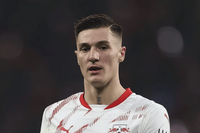 曼联锋线重塑在即 塞斯科与霍伊伦之争